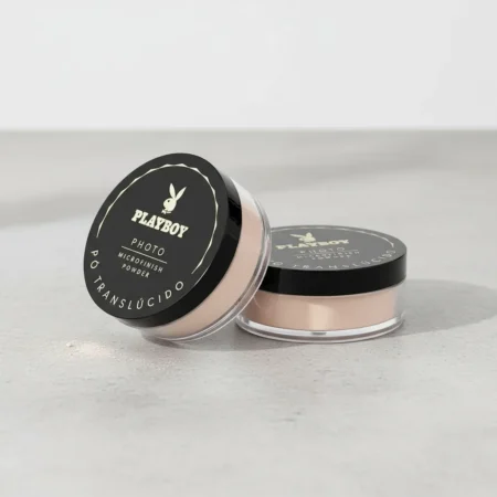 Foto do Pó Facial Translúcido Playboy Photo Microfinish para selagem de maquiagem.