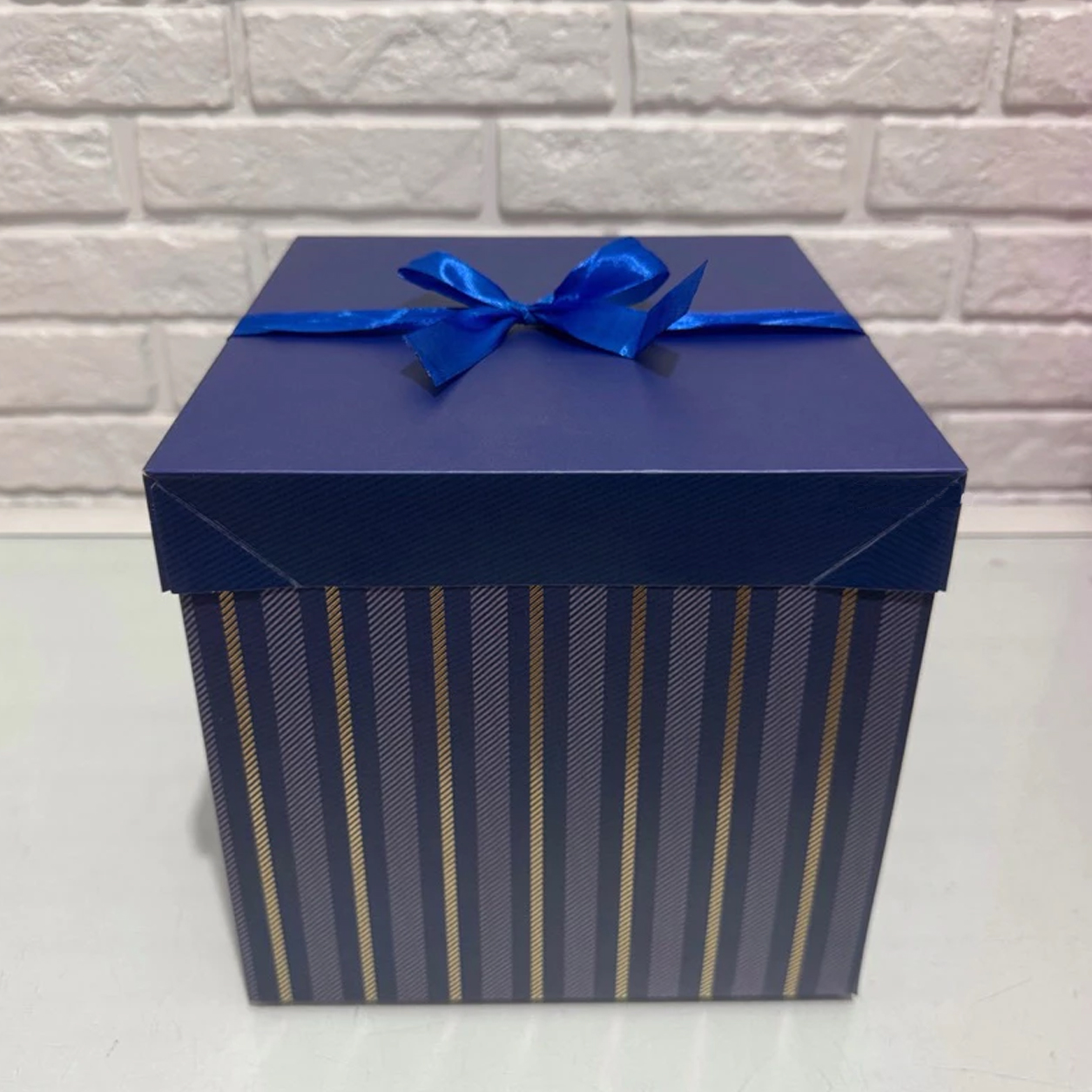 Caixa de Presente Listrada Com Laço 22 cm - azul