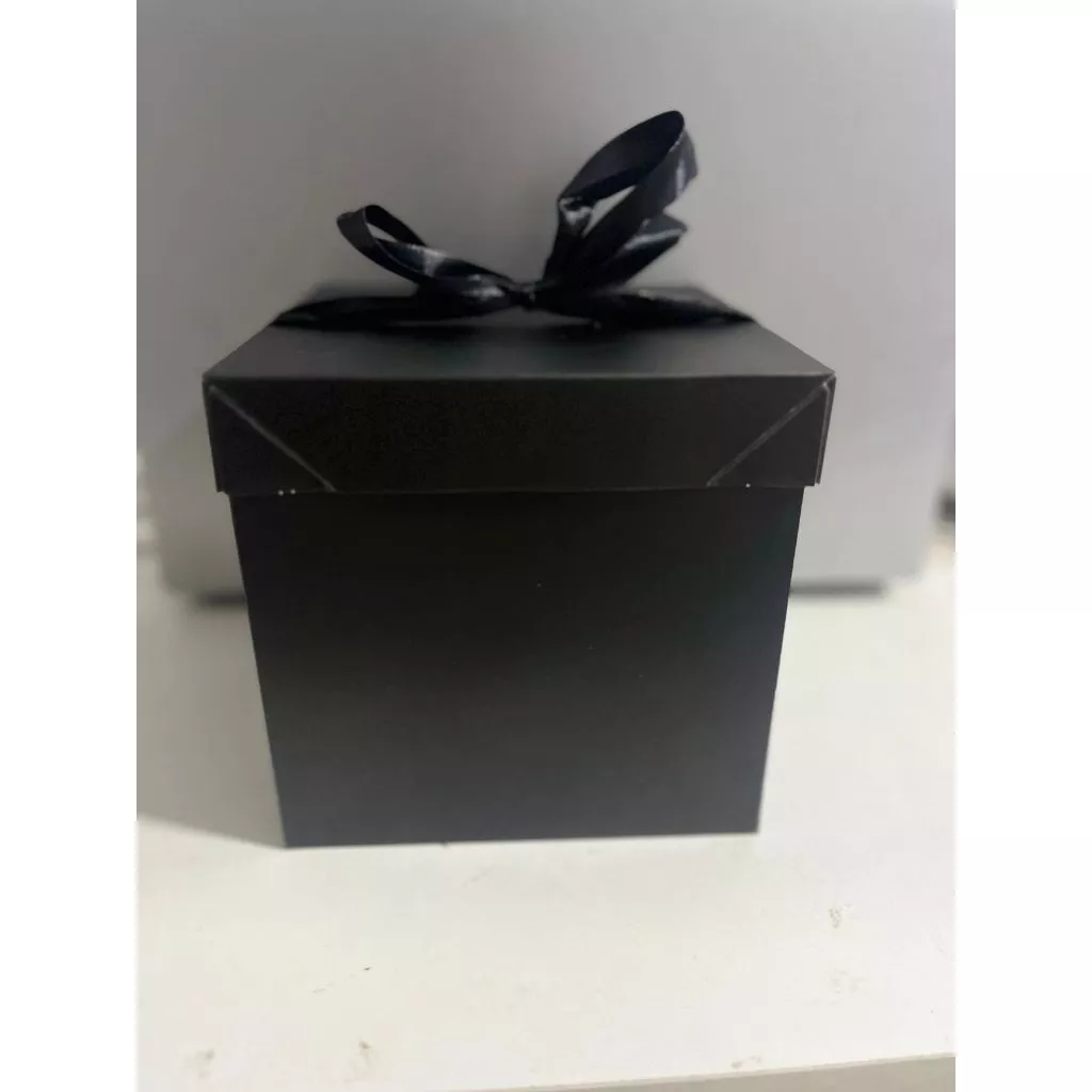Caixa de presente metalizada com laço cetim 15 cm - Preto